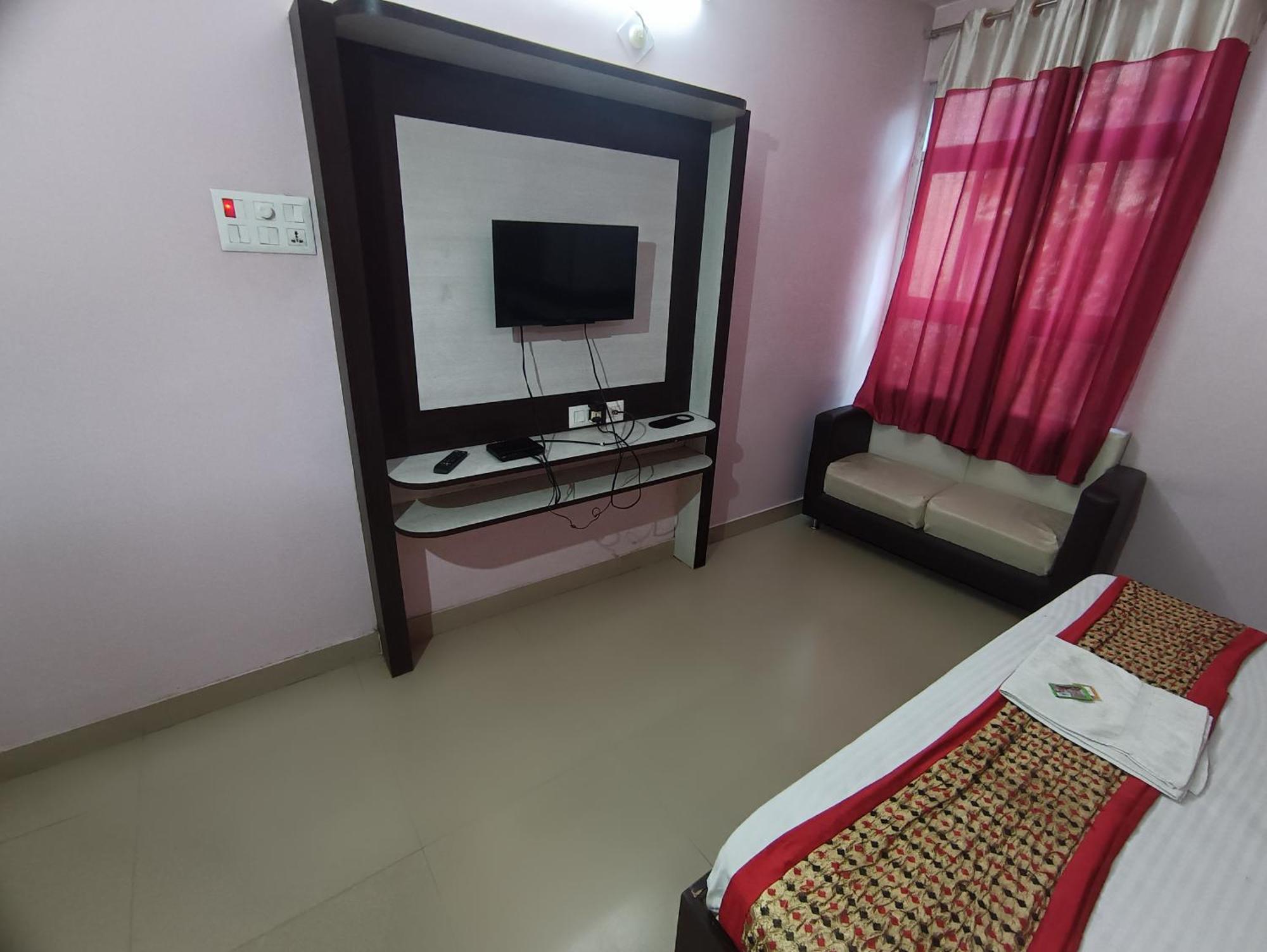 Hotel Viraat Inn Gaya Bagian luar foto