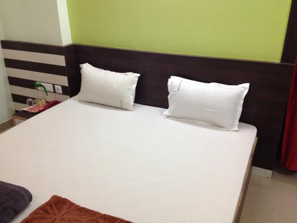 Hotel Viraat Inn Gaya Bagian luar foto